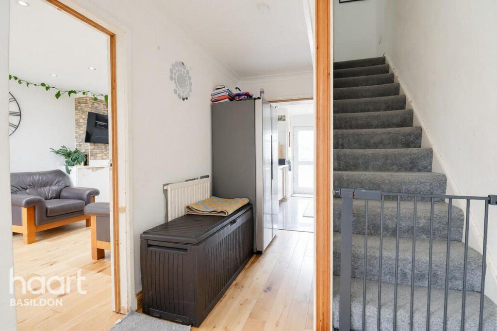House in Basildon, Lee Chapel - View 5