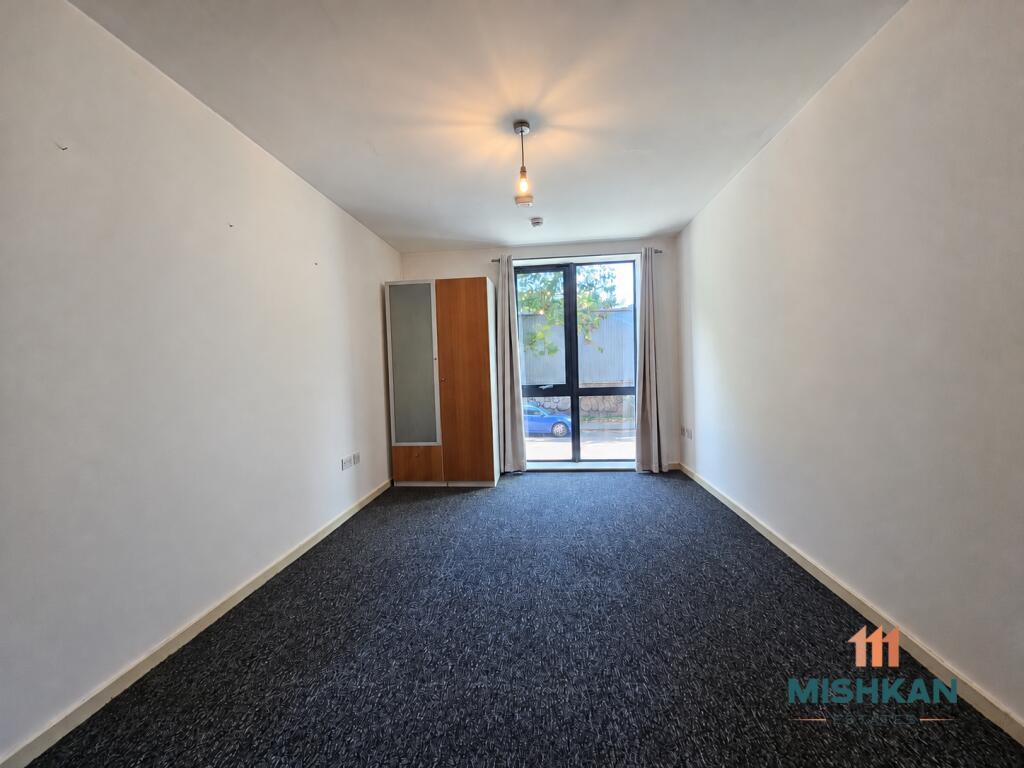 Apartment in Manchester, City Centre - View 5