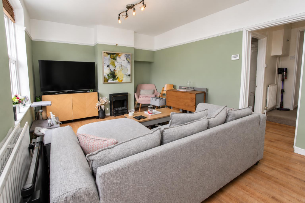 House in Sutton - View 4