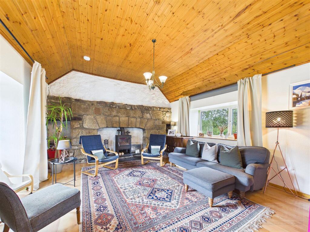 House in Perth - View 4
