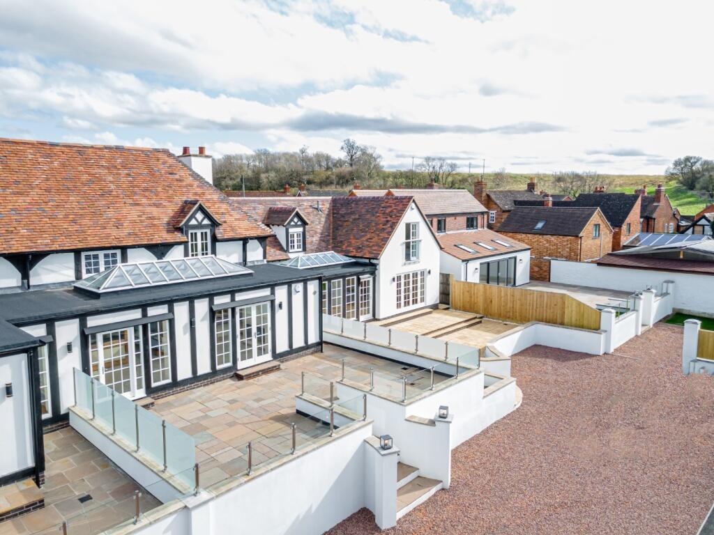 4-bed other on Oakwood, Severn Stoke, Worcester, Worcestershire, WR8 9JA, £625,000