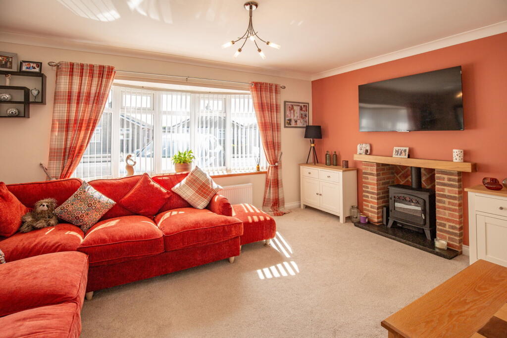 8, Mapleton Drive, Stockton-on-tees, TS20 1RP photo 2