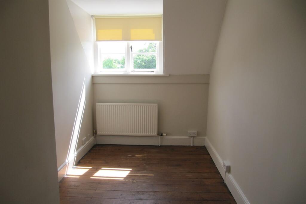 House in Basingstoke and Deane, Bramley - More