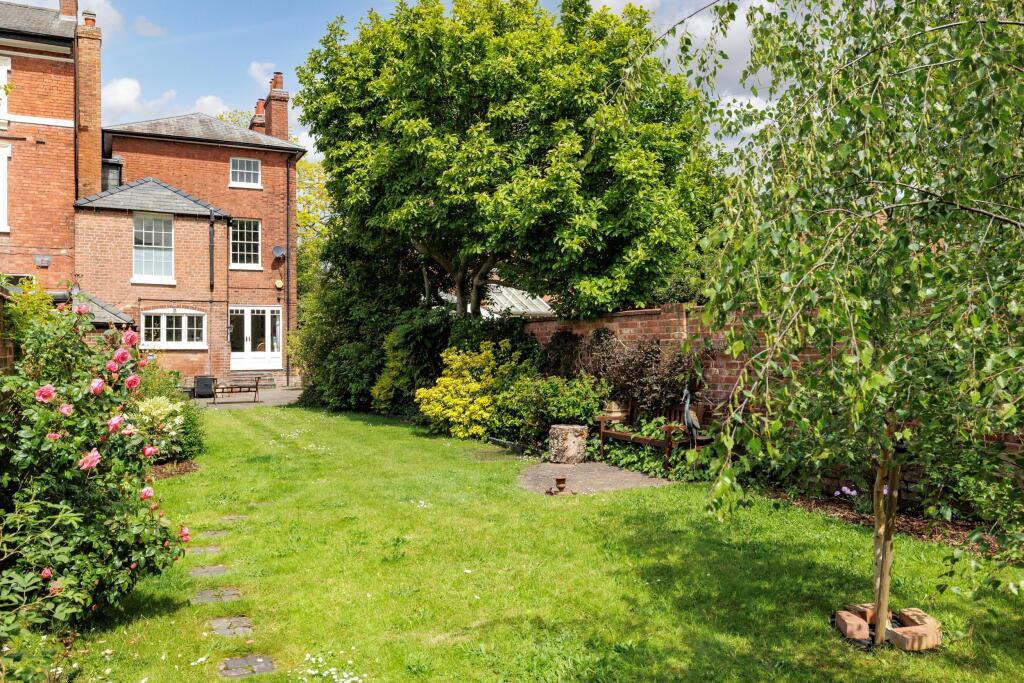 House in Worcester - View 5