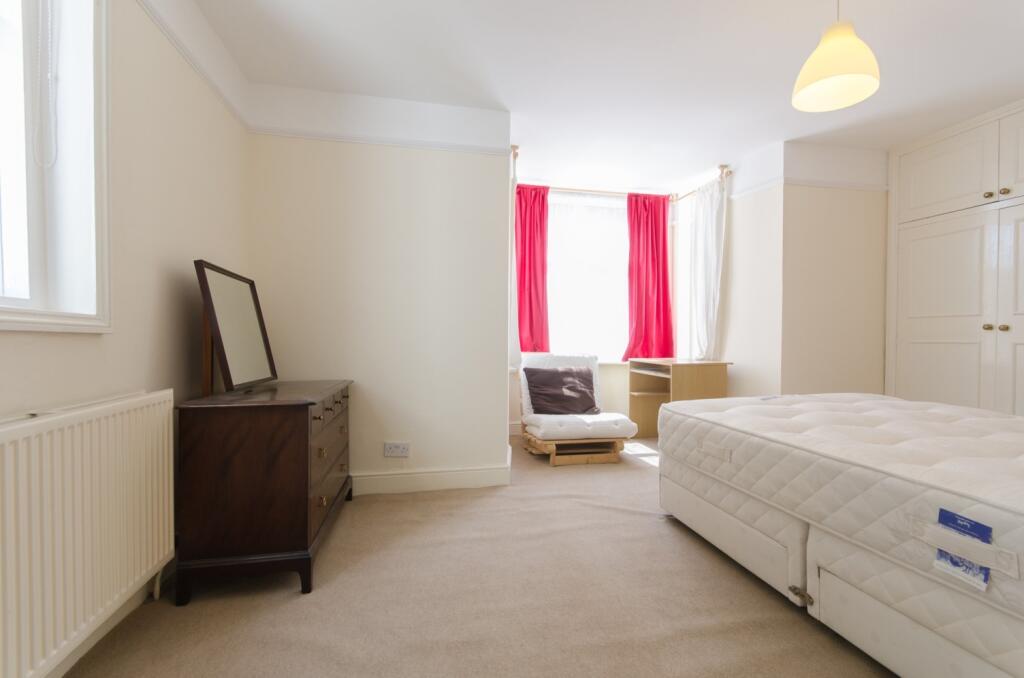 Apartment in London - More