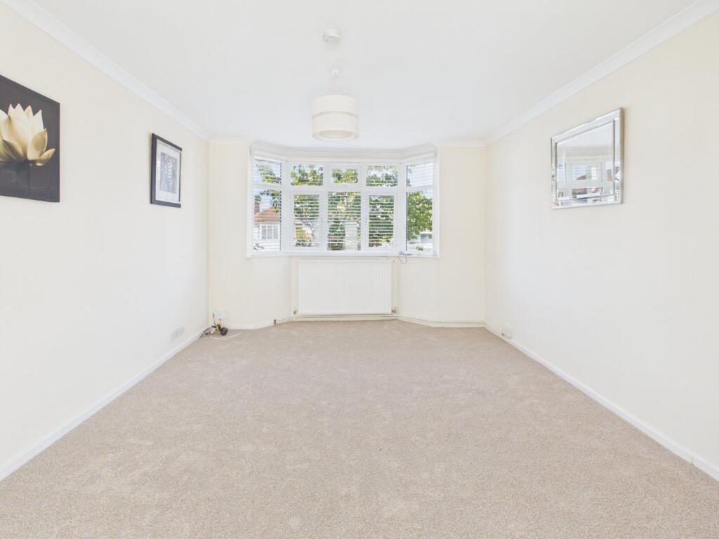 House in Eton Wick, New Town, Windsor and Maidenhead - View 3
