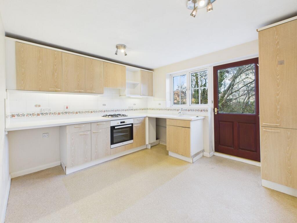 Clark Crescent, Towcester, NN12 photo 3