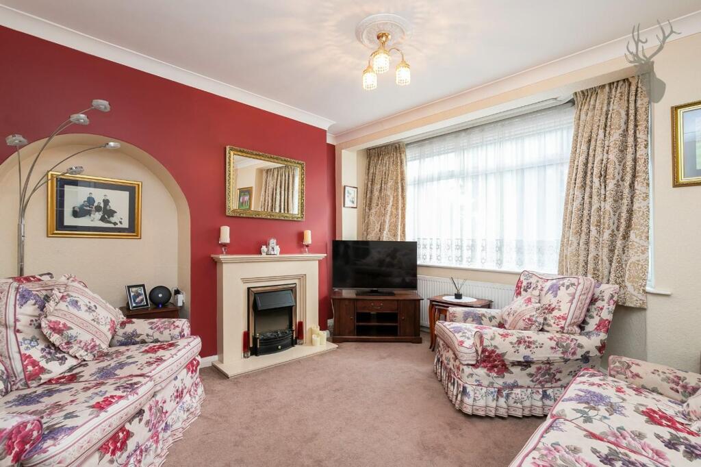 London Road, Abridge, RM4 photo 3