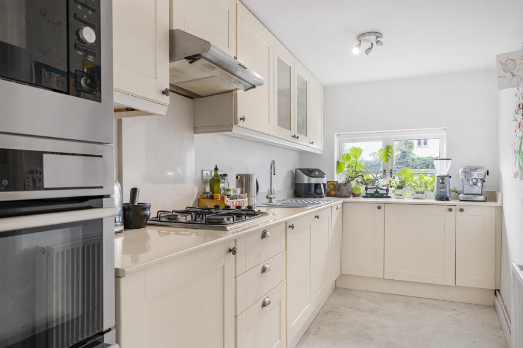 House in South Oxfordshire, Mackney, Brightwell-cum-Sotwell - View 3