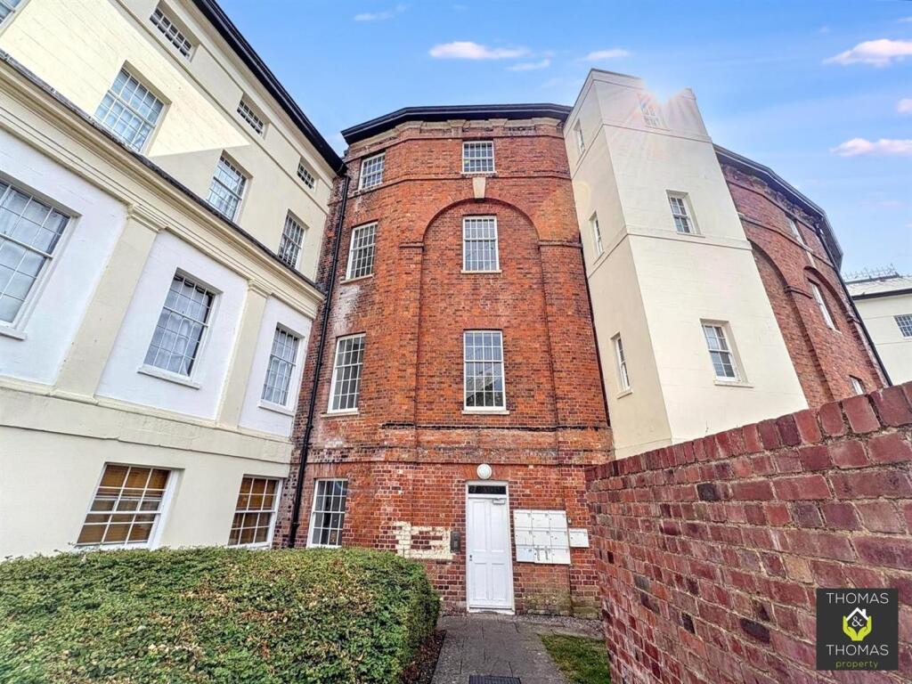 Main image of property: The Crescent, Gloucester