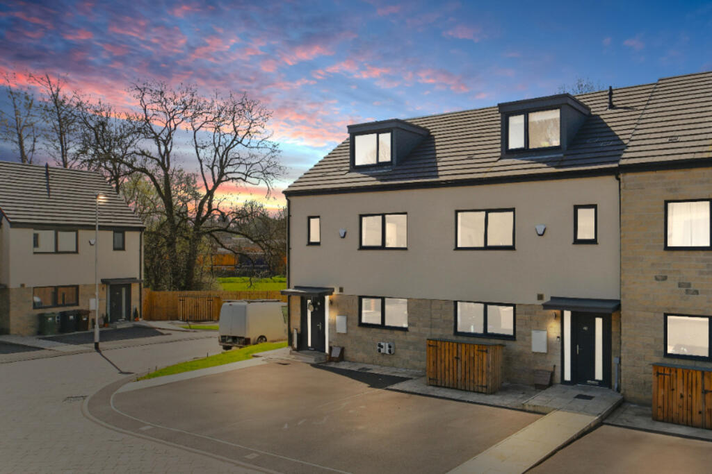 Main image of property: Park Meadow Lane, Leeds, LS12