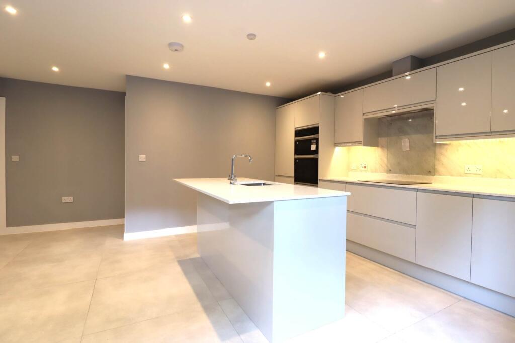 House in Swindon - View 3