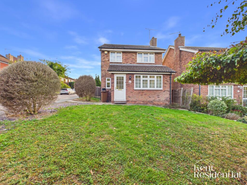 3-bed detached on Cowdrey Close, Rochester, ME1, £390,000