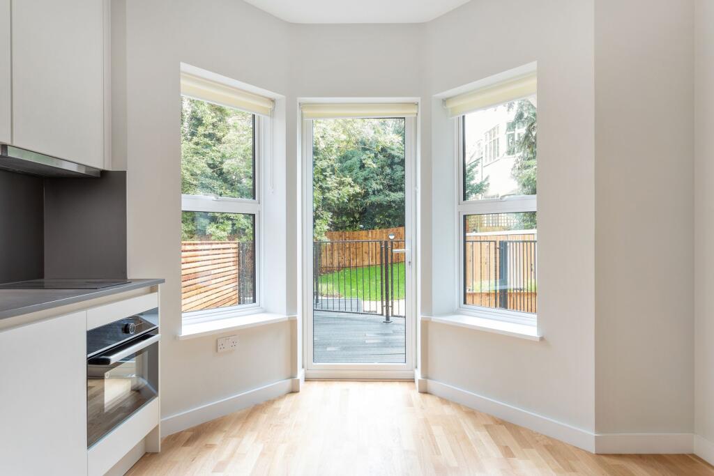 Apartment in Sutton - View 4