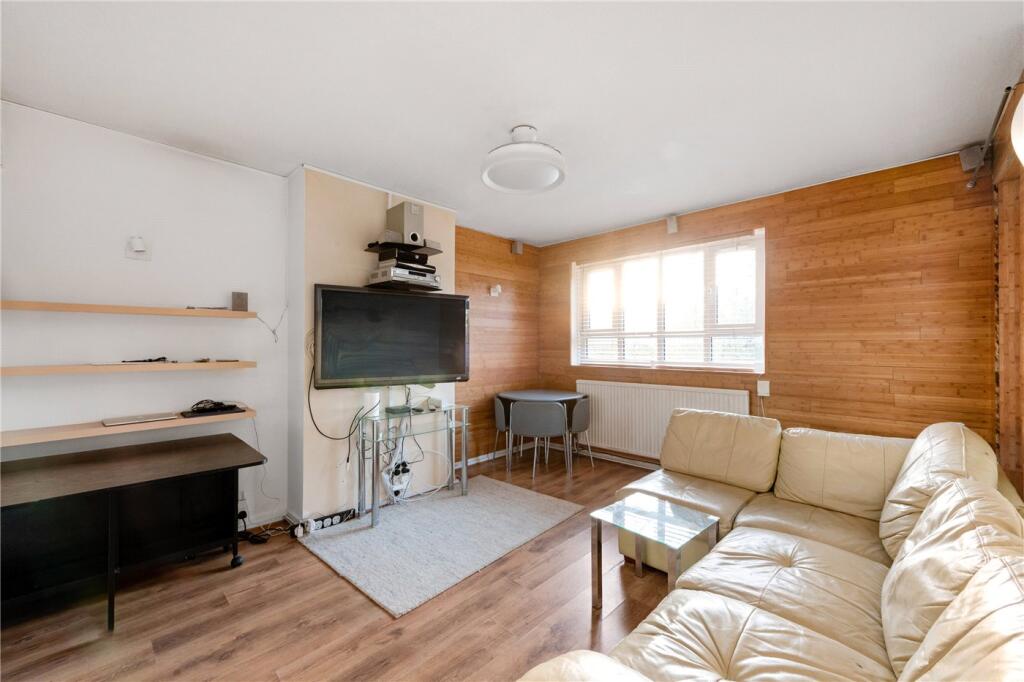 Main image of property: Green Lanes, London, N4