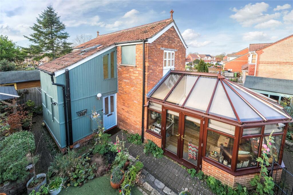 Additional image 19 of Bella View Gardens, Glastonbury, Somerset, BA6