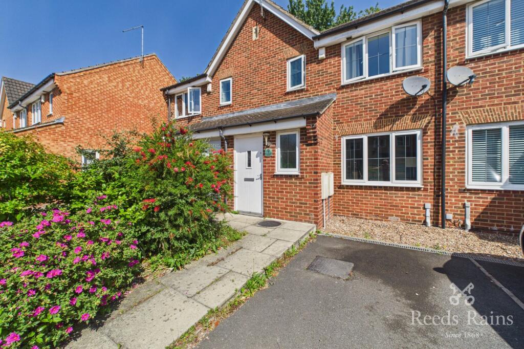 Main image of property: Cromwell Mount, Pontefract, West Yorkshire, WF8