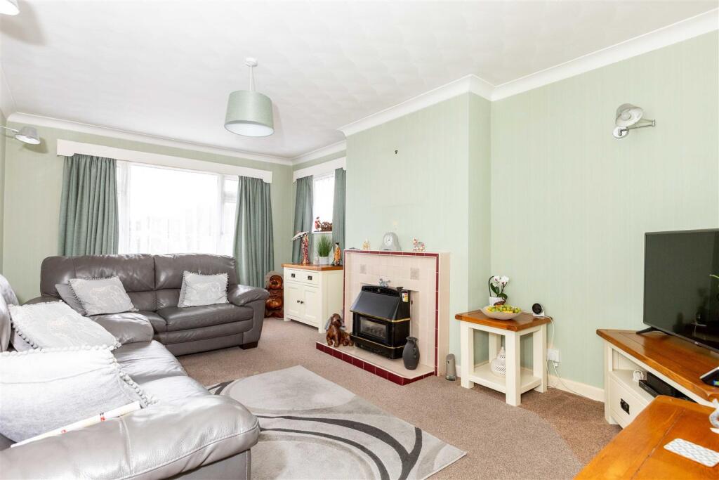 Exmoor Crescent, Worthing photo 2
