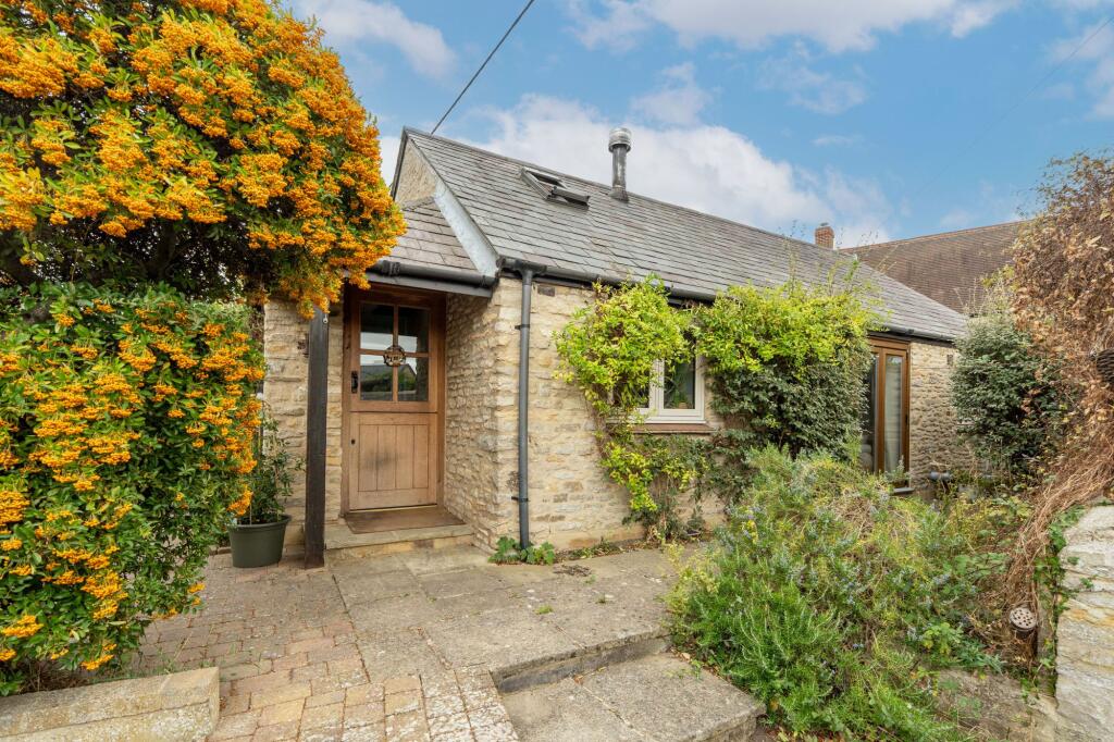 Main image of property: The Broadway, Charlton On Otmoor, OX5