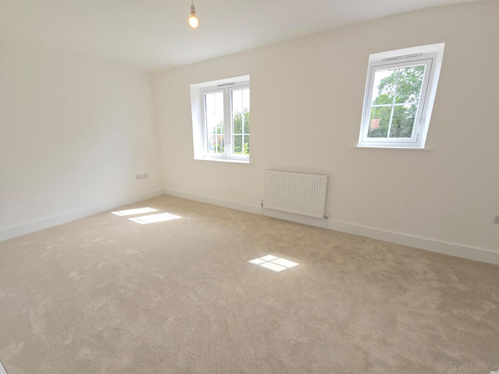 House in West Suffolk, Rougham Green, Rushbrooke with Rougham - More