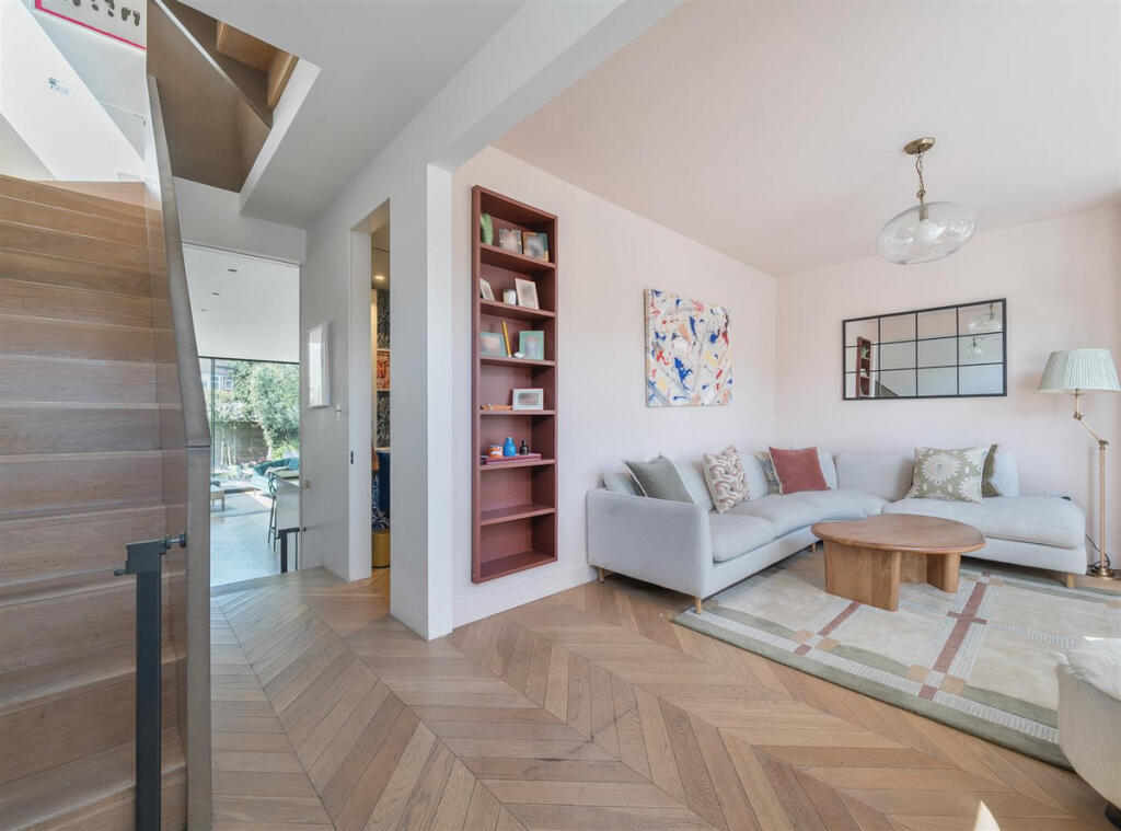 House in London, Brondesbury Park, Brondesbury - View 2
