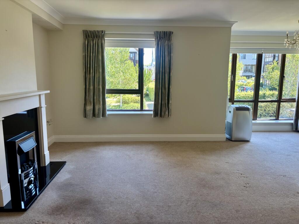 Apartment in Redhill - View 4
