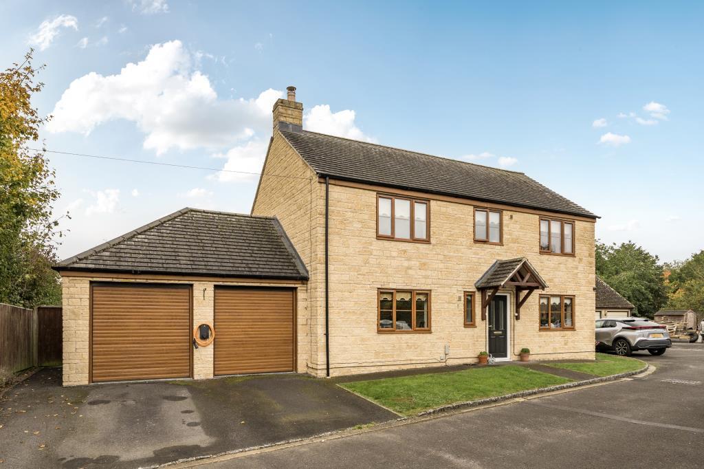 Main image of property: Moat Close, Brize Norton, OX18
