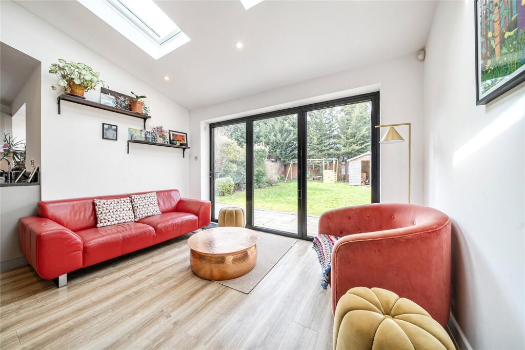 House in Bromley - View 3