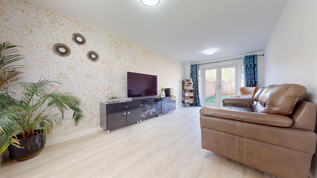 House in Milton Keynes, Whitehouse - View 6
