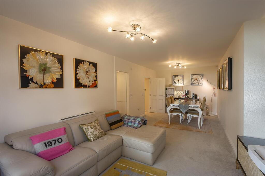 Apartment in Newcastle upon Tyne - View 4