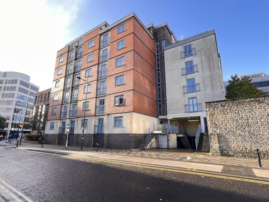 Main image of property: Wellington House, Wellington Street, Swindon