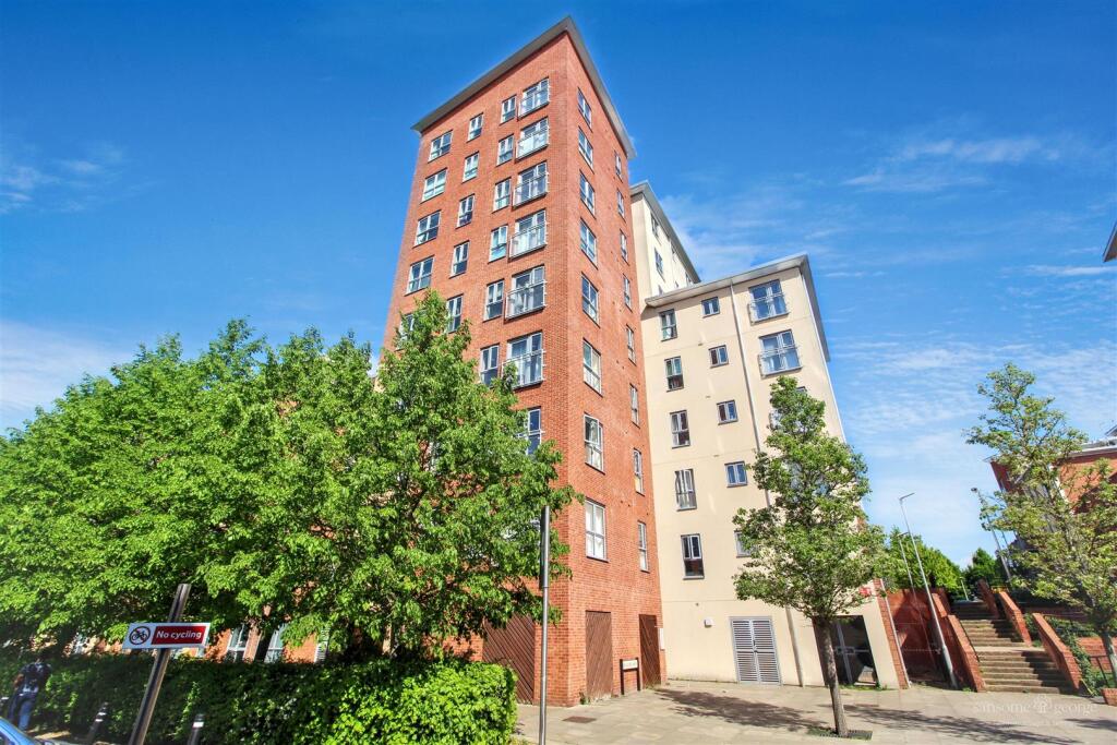 Main image of property: Moulsford Mews, Reading