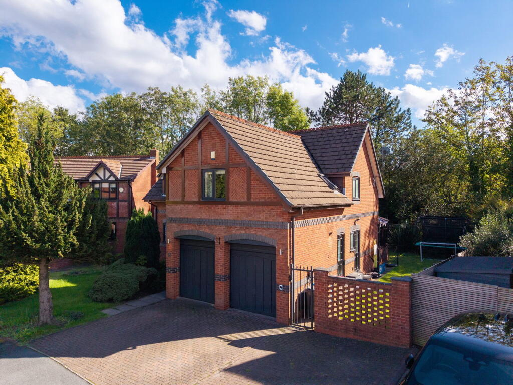 Main image of property: Bellpit Close, Ellenbrook M28 7XH