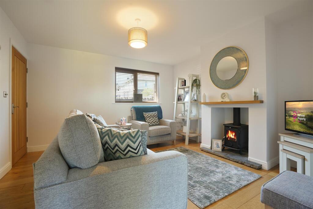 House in Sheffield, Hill Side, Penistone - View 5