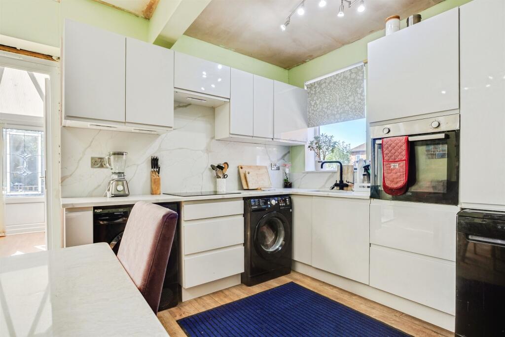 House in Wakefield, Crofton - View 2