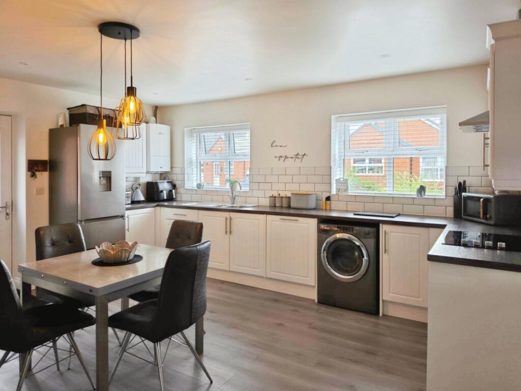 House in Stoke-on-Trent - More