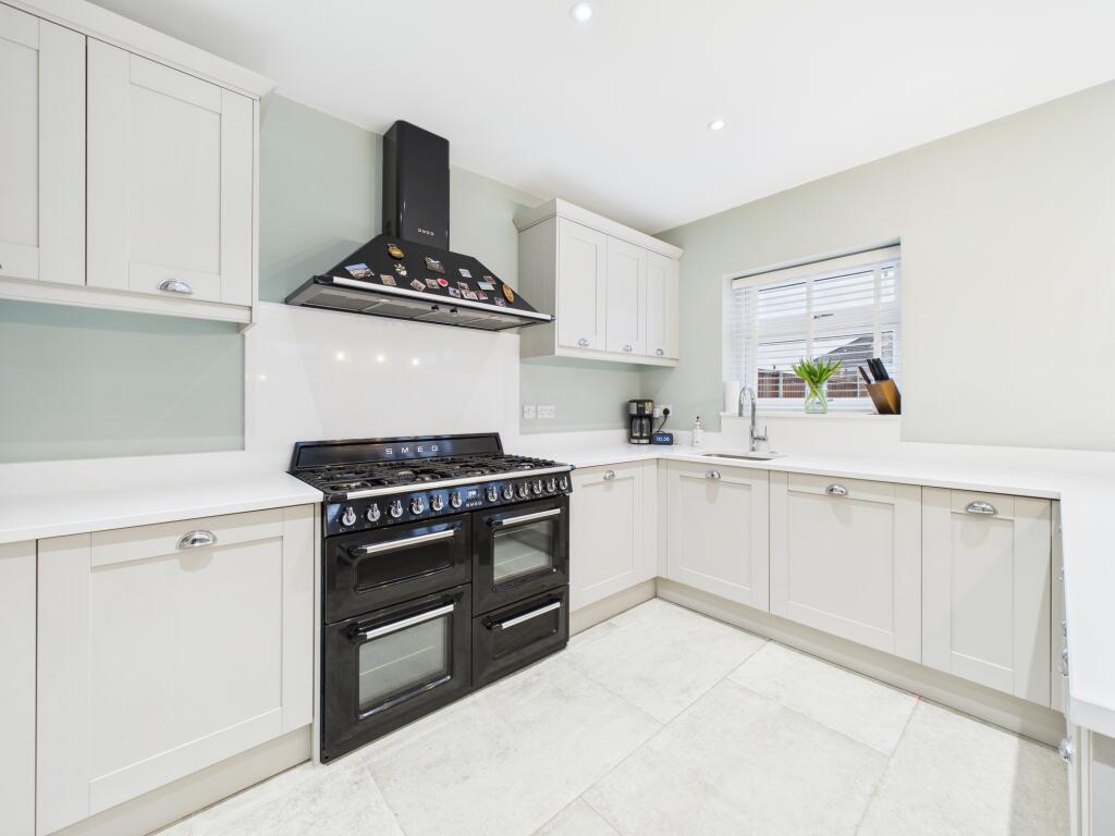 Laburnum Grove, Kingsway photo 3