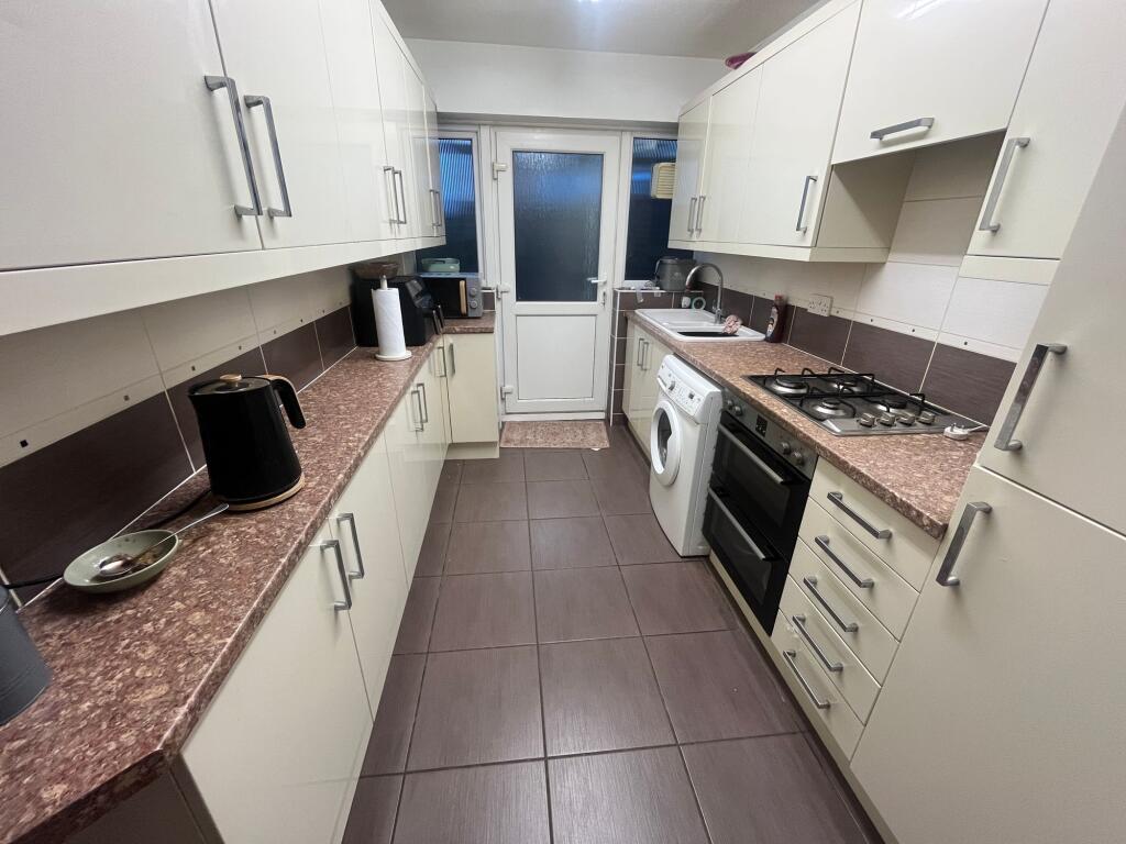 House in East Staffordshire, Winshill - View 3