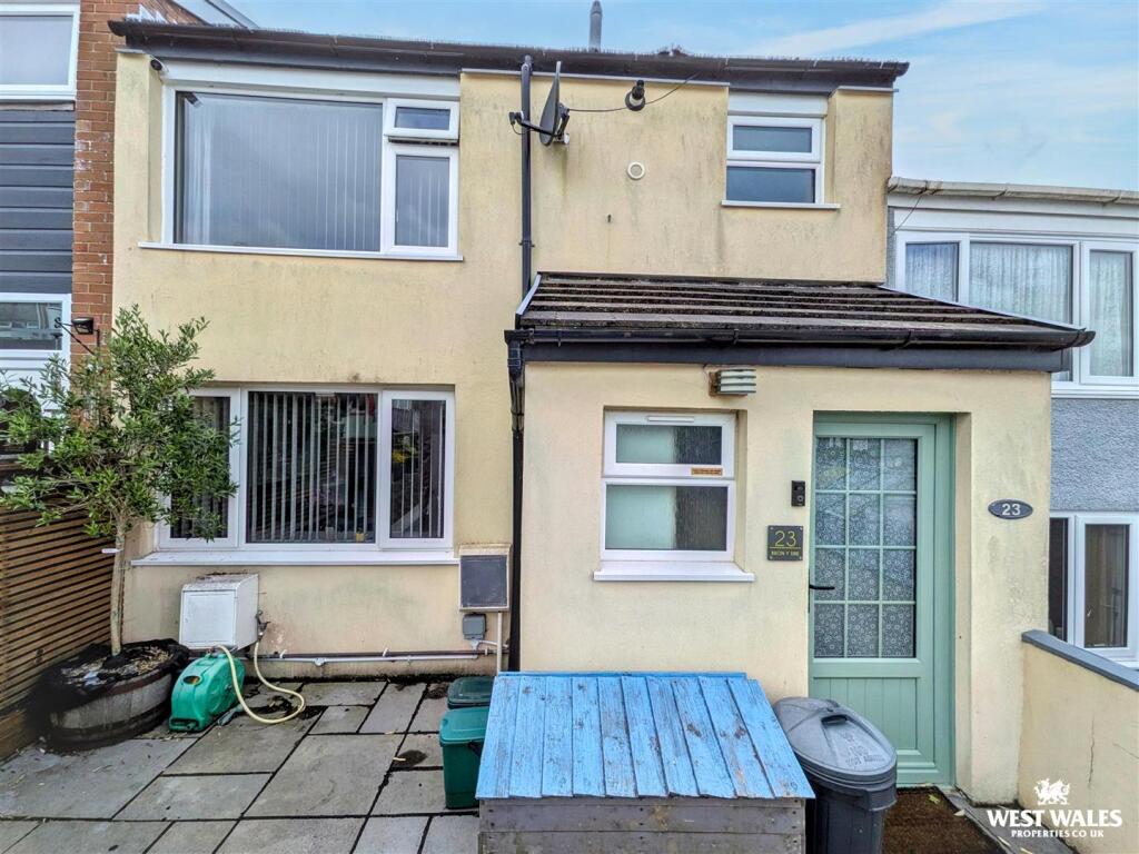 Main image of property: Bron Y Dre, Tregynwr, Carmarthen