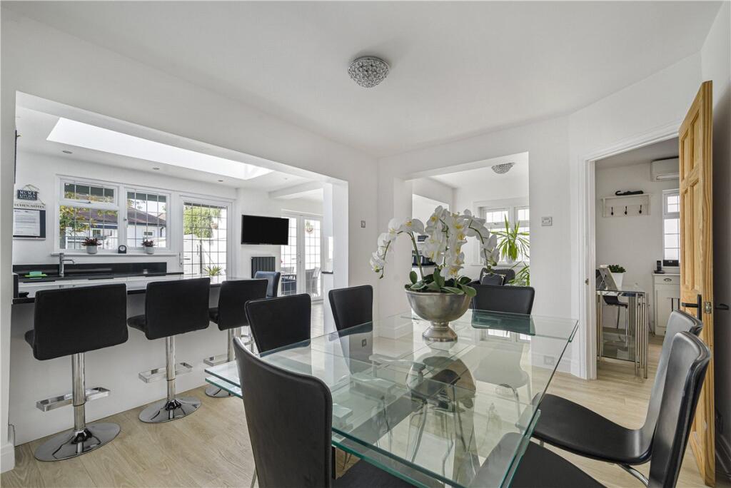 House in Orpington, Poverest, St Mary Cray - View 2