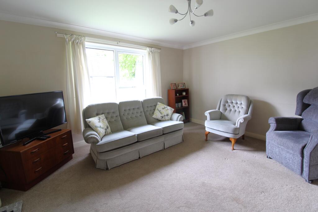 Chestnut Court, Leyland, Lancashire photo 3