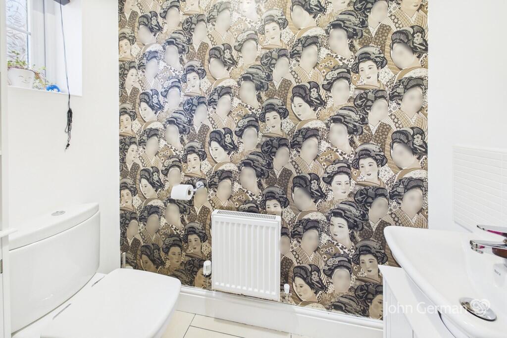 House in Rushcliffe, Gotham - More