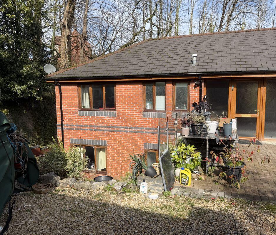 Main image of property: 42A Fields Park Road, Newport, Gwent, NP20 5BB