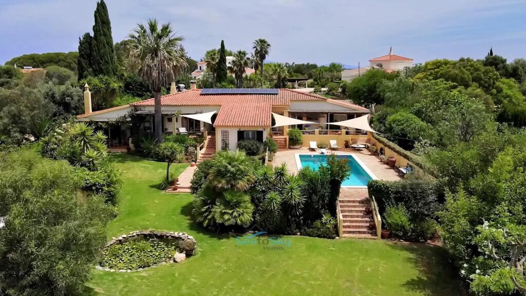 Main image of property: Algarve, Bensafrim