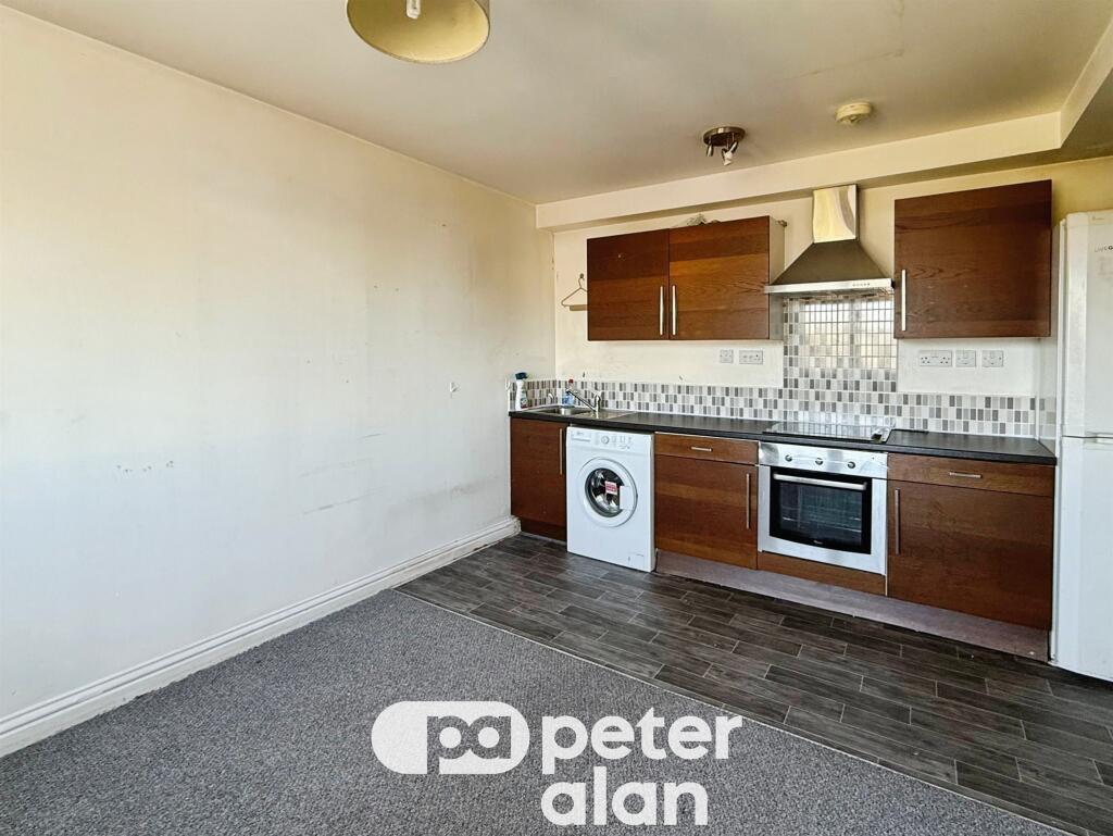 Apartment in Newport, Commercial Road, Pillgwenlly - View 4