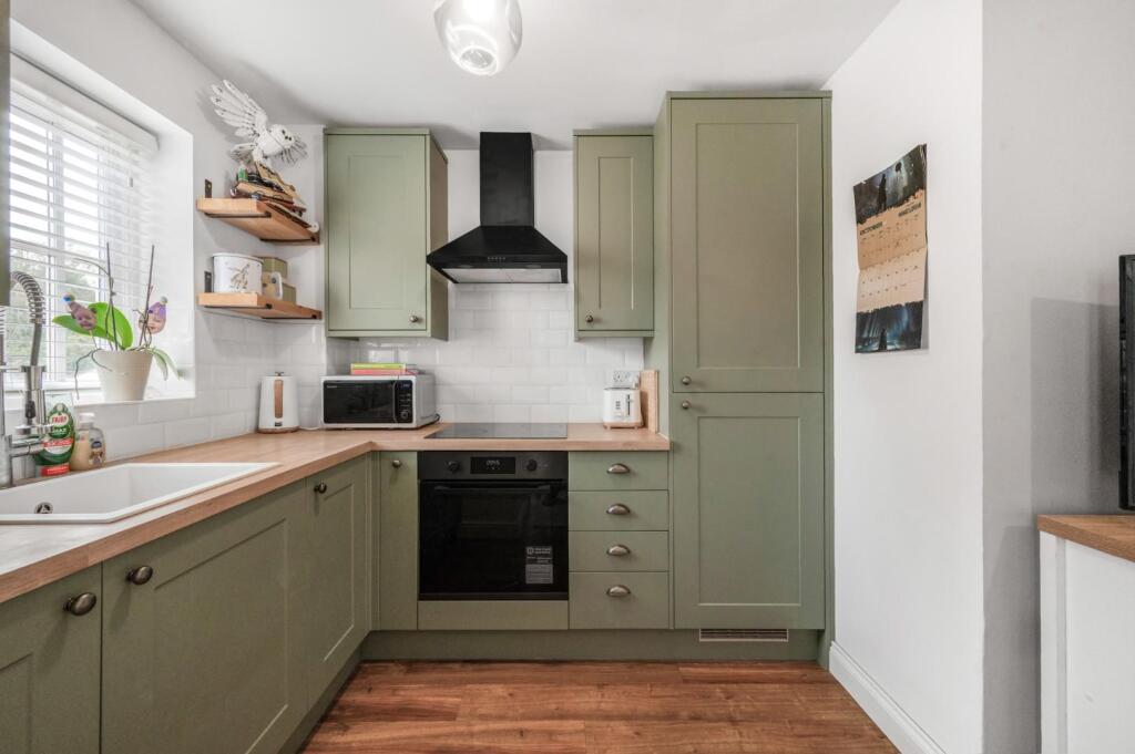 Apartment in Chelmsford - View 3
