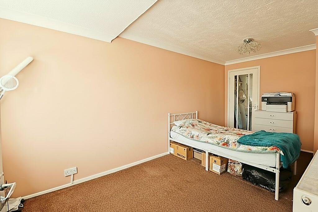 House in Castle Point, Essex - More