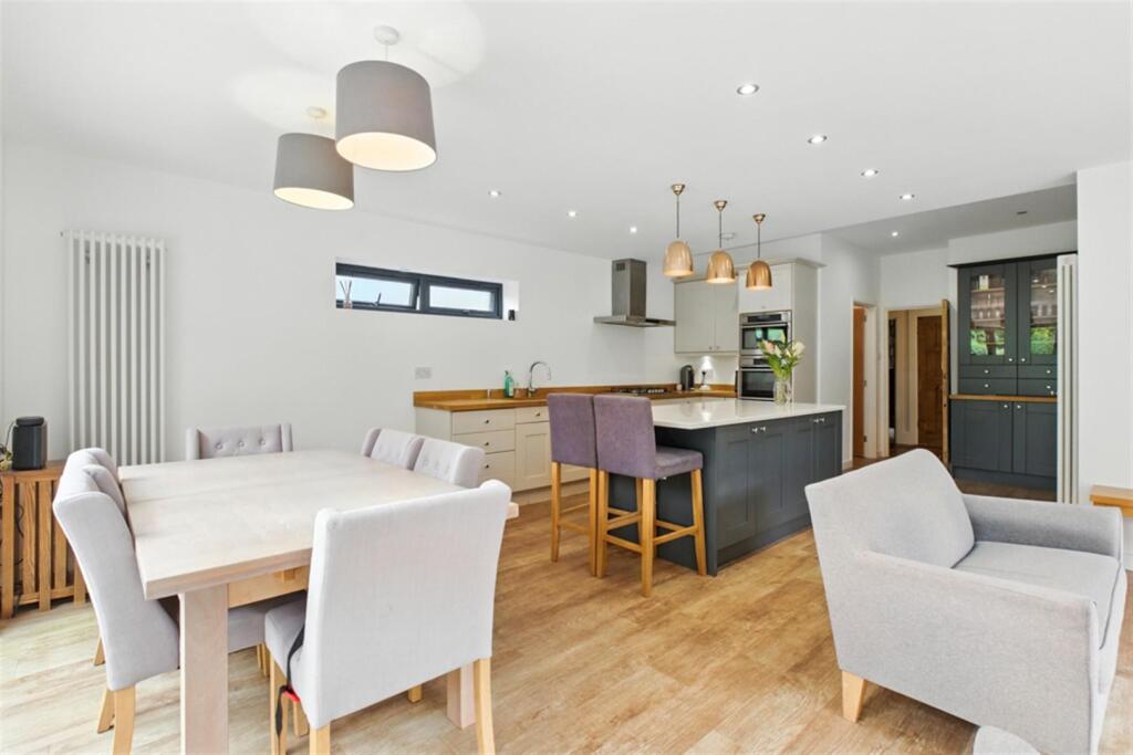 House in Sutton Coldfield, Maney - More