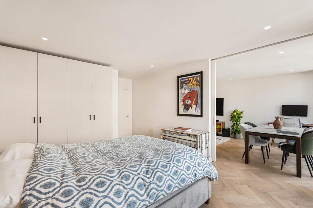 Apartment in London - More
