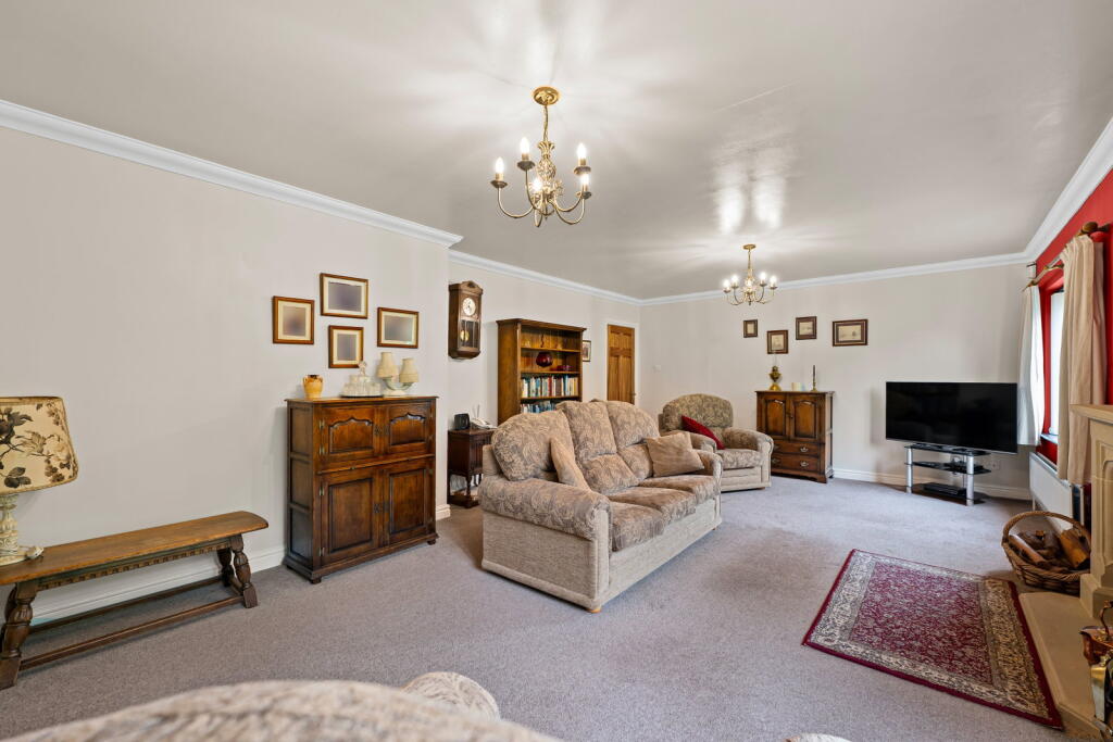 House in Stoke-on-Trent - View 4